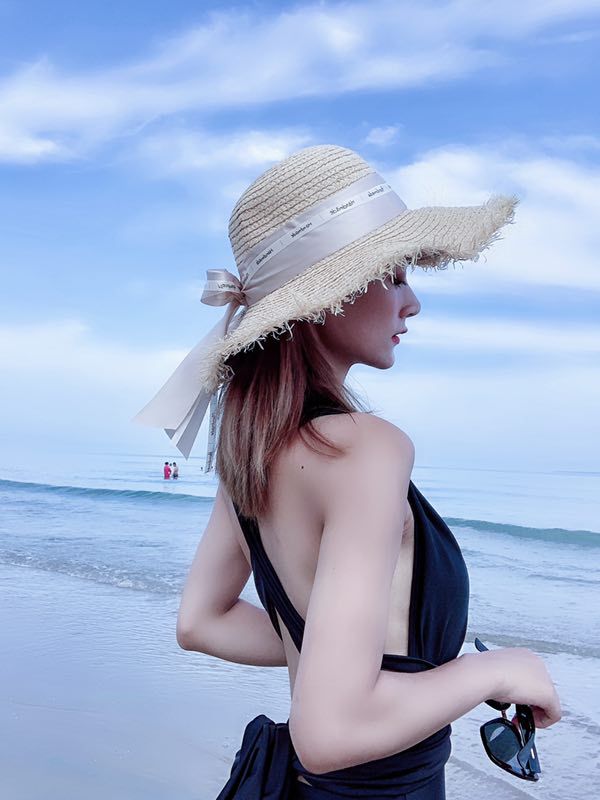 Deep V修腰顯修・闊肩帶・美背連身Swimsuit泳衣