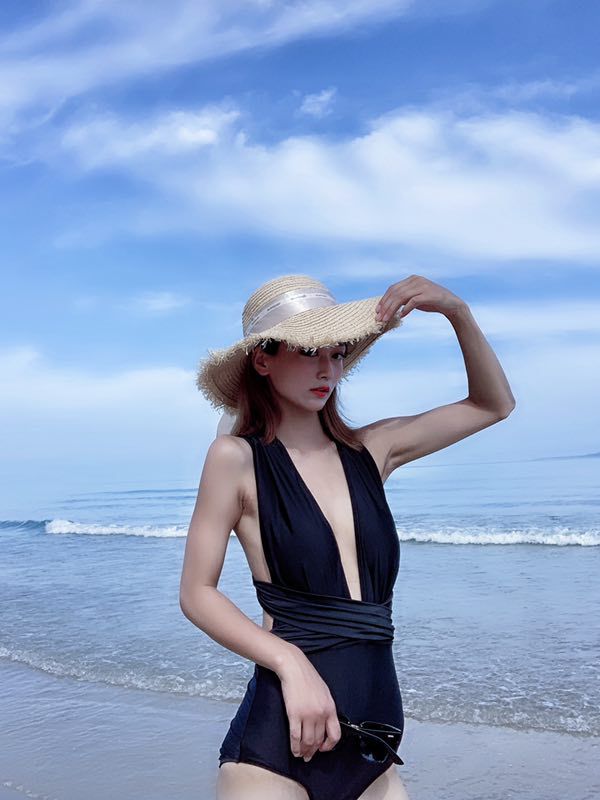 Deep V修腰顯修・闊肩帶・美背連身Swimsuit泳衣