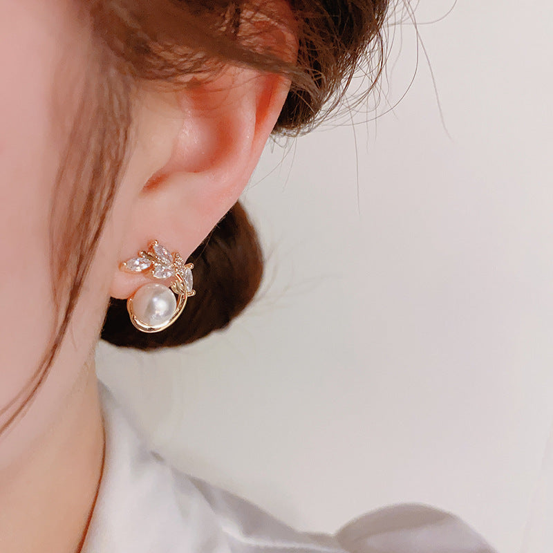 Glitzy Studs (1.8*1.5cm)